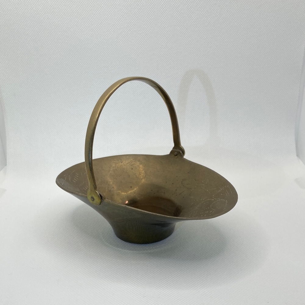 Elegant Solid Brass Gold Decorative round Basket with movable handle